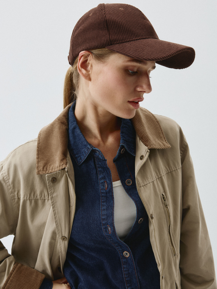 Вельветовая бейсболка
Вельветовая бейсболка