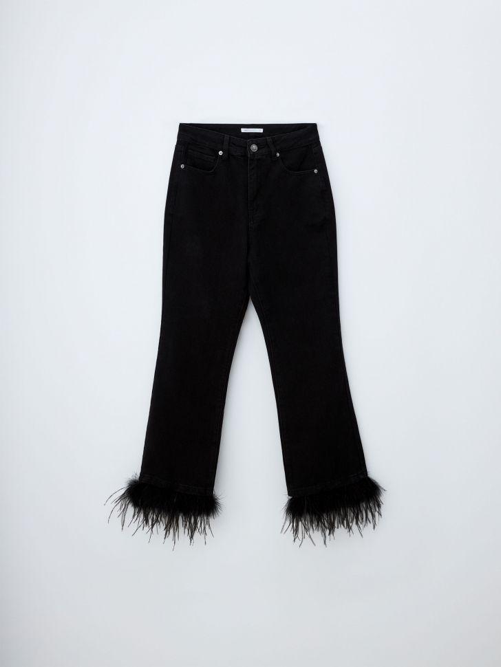 Черные укороченные джинсы с перьями
