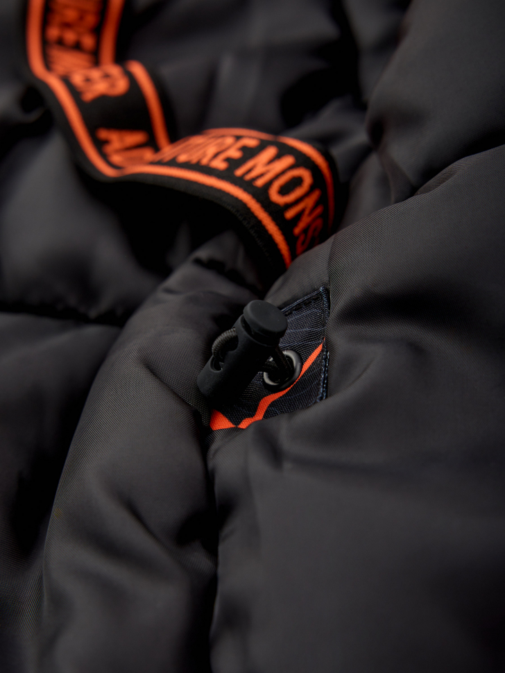 Куртка из технологичной мембраны с лямками для мальчика - фото 10