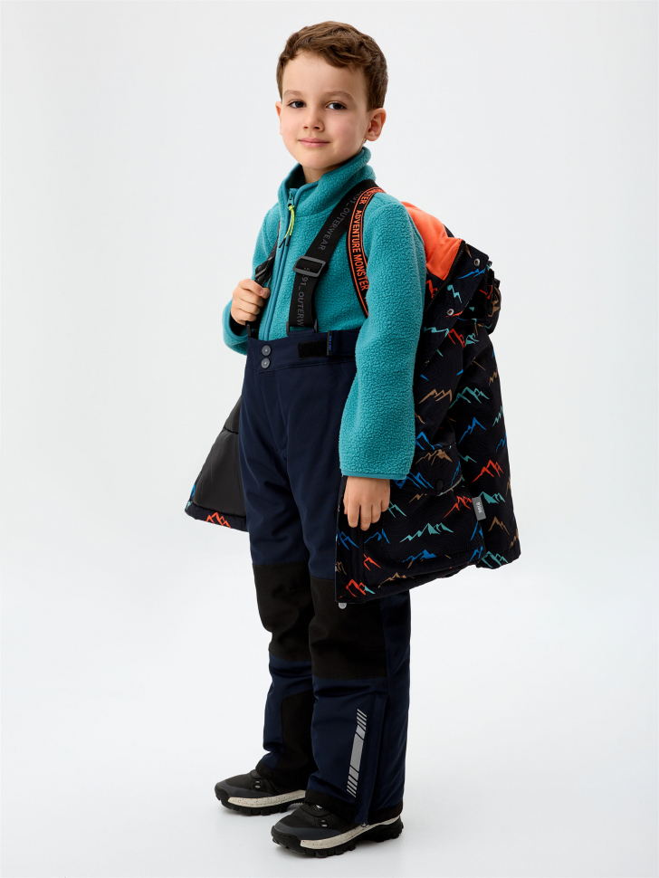 Куртка из технологичной мембраны с лямками для мальчика - фото 3