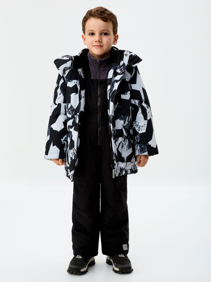 Куртка из технологичной мембраны с лямками для мальчика - фото 2