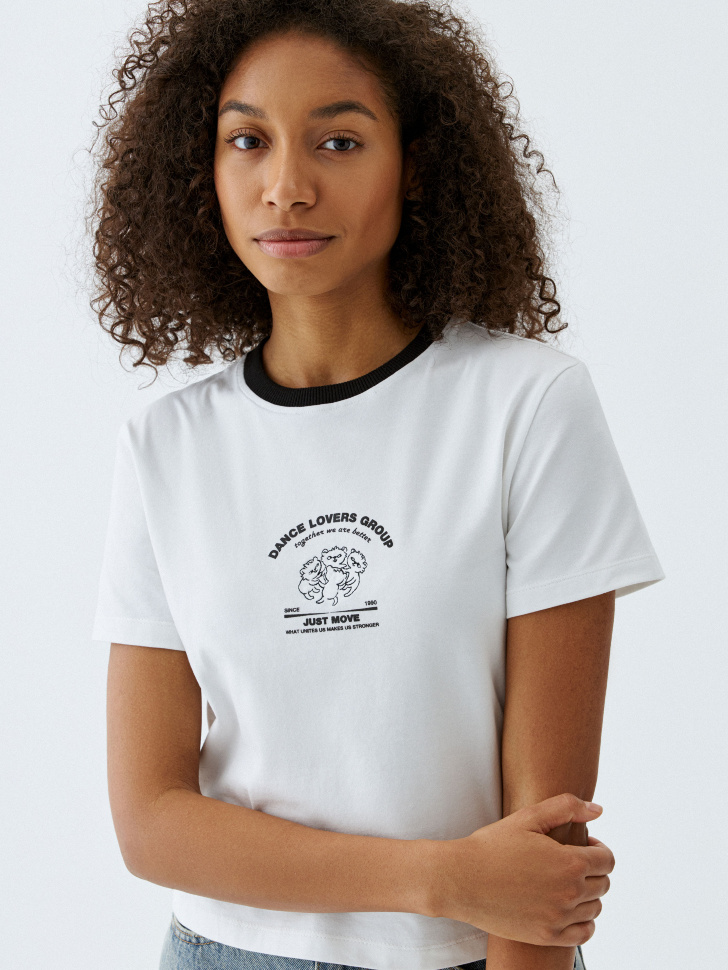 Приталенная футболка с принтом приталенная футболка с эластичным принтом eazyway