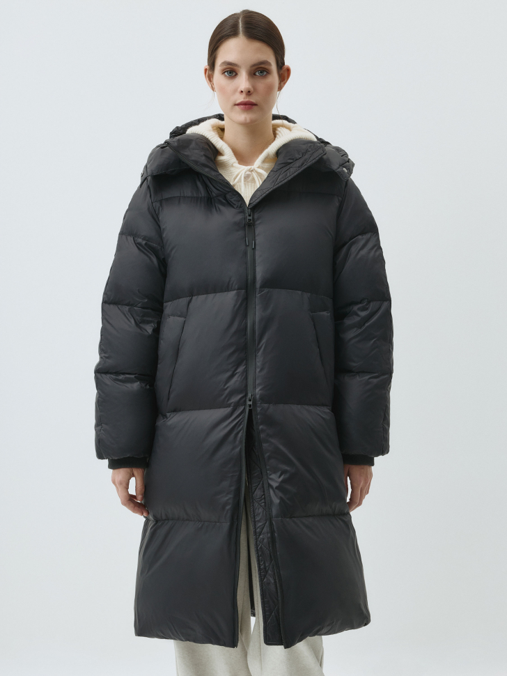 Зимний длинный пуховик оверсайз из натурального пуха
Зимний длинный пуховик оверсайз из натурального пуха