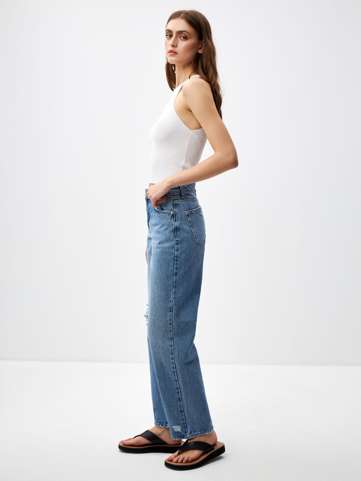 Широкие джинсы с разрезами
Широкие джинсы с разрезами