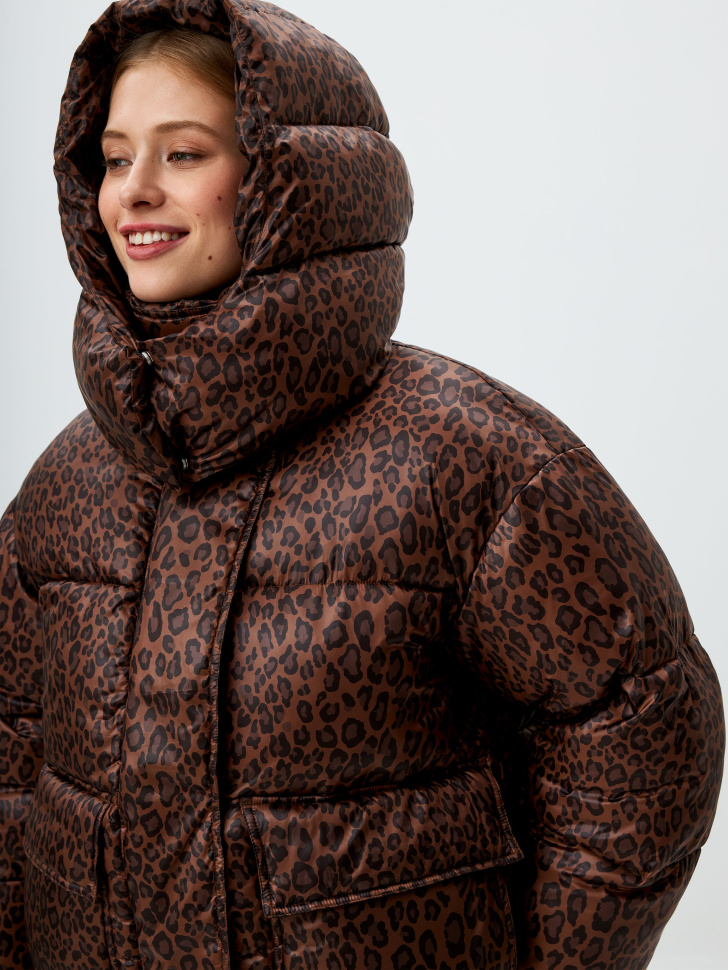Короткая дутая куртка с леопардовым принтом - фото 1