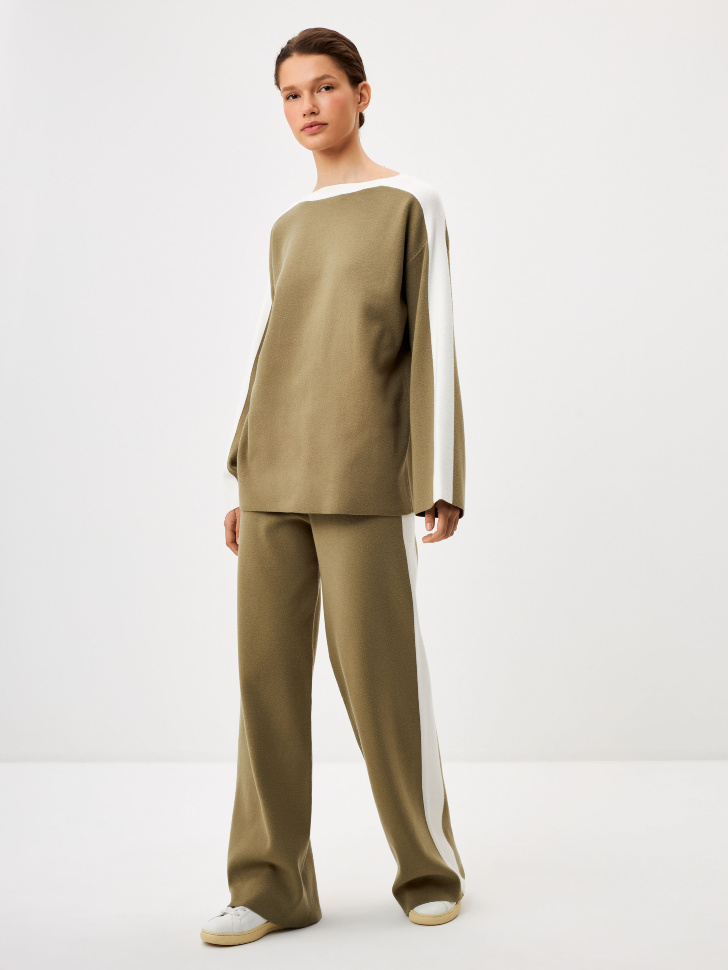 Широкие вязаные брюки с лампасами
Широкие вязаные брюки с лампасами