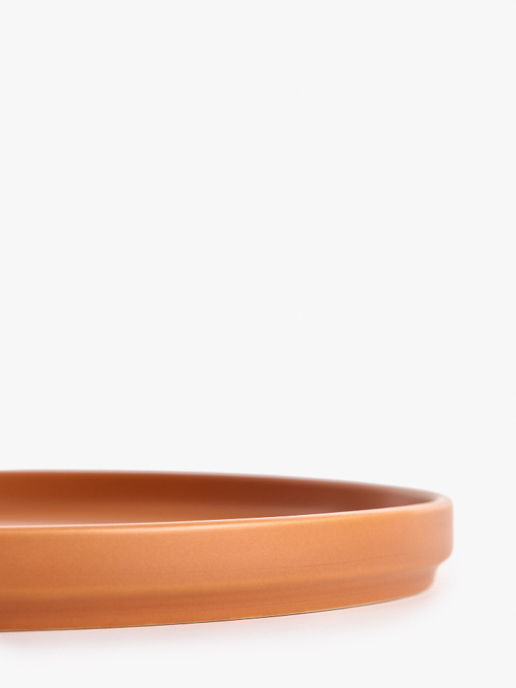 обеденная тарелка из каменной керамики из россии вид сбоку