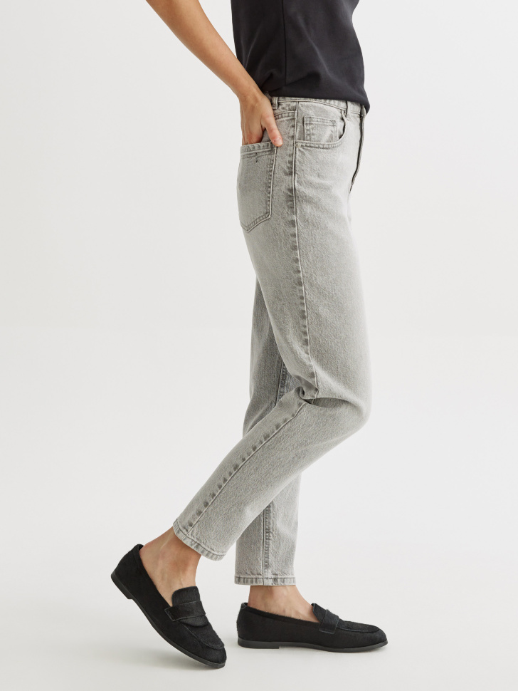 укороченные джинсы 404 мом с высокой посадкой из россии вид сбоку