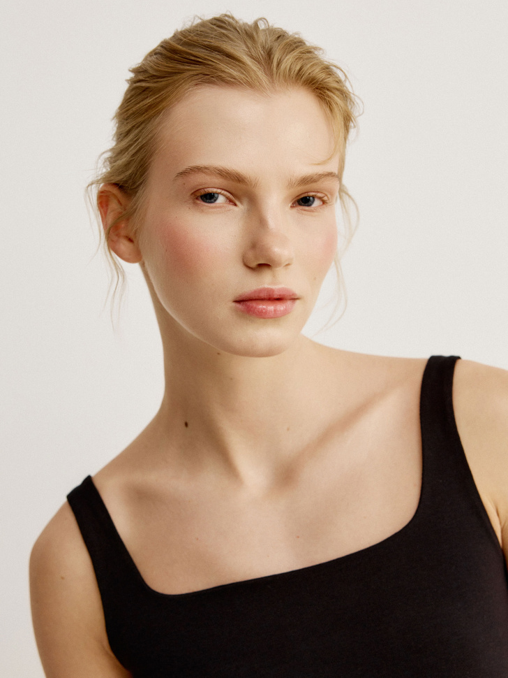 базовый топ с квадратным вырезом из россии вид сбоку