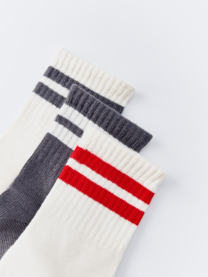 набор из 3 пар детских носков от бренда sela вид слева