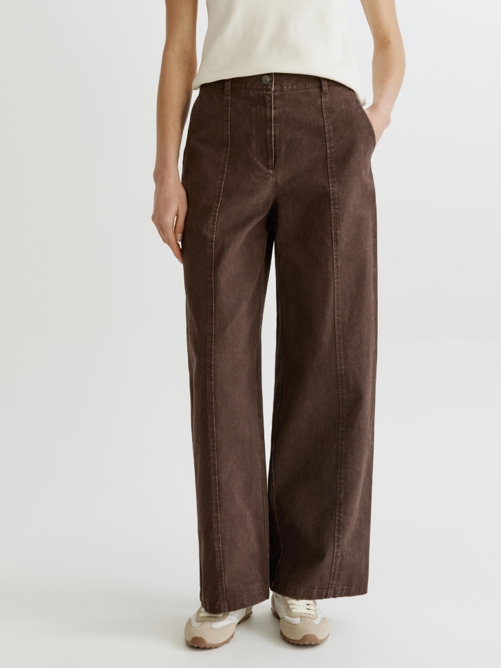 широкие прямые брюки из хлопка с эффектом стирки от бренда sela вид слева