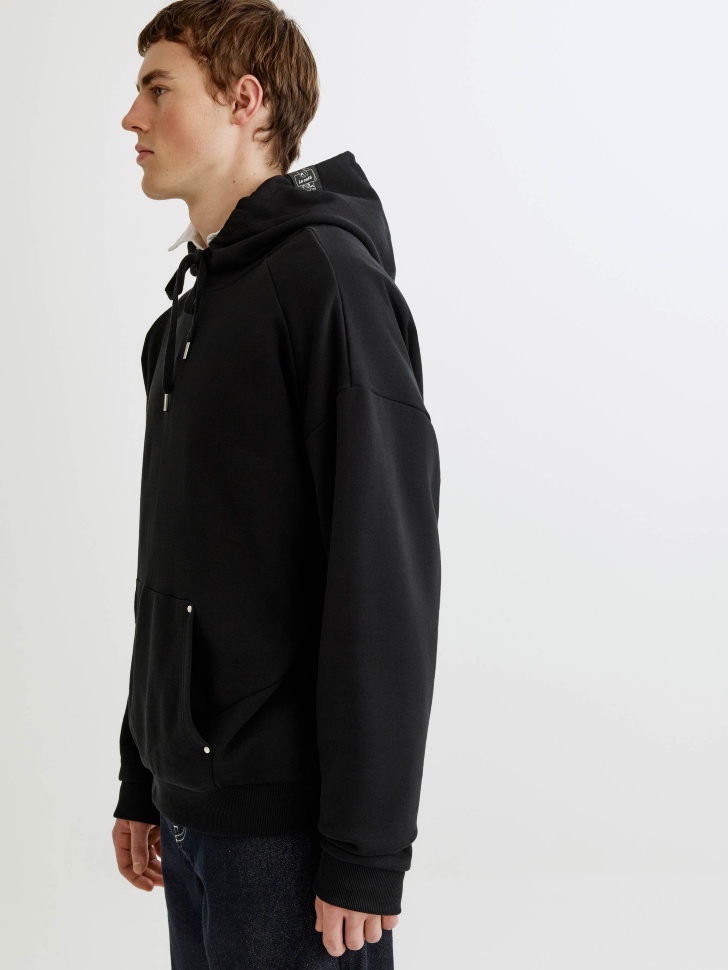 худи oversize fit с капюшоном из россии вид сбоку