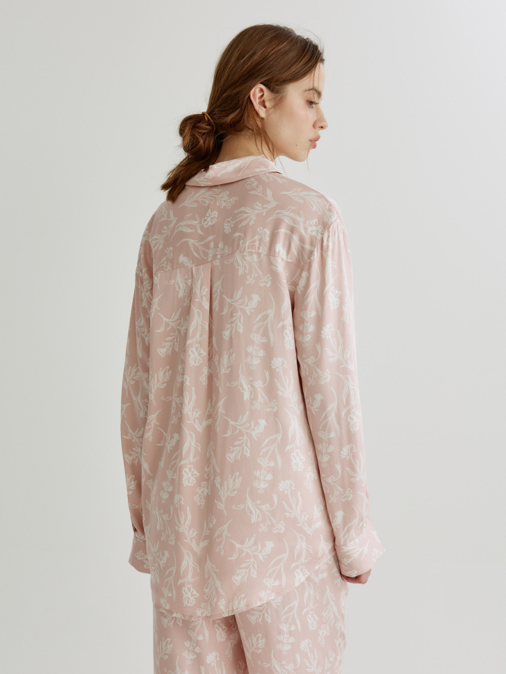 домашняя рубашка из струящейся вискозы с принтом по цене 2799 руб вид справа