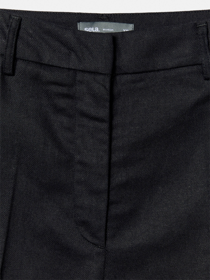 костюмные шорты-бермуды из хлопка и льна из хлопка спереди