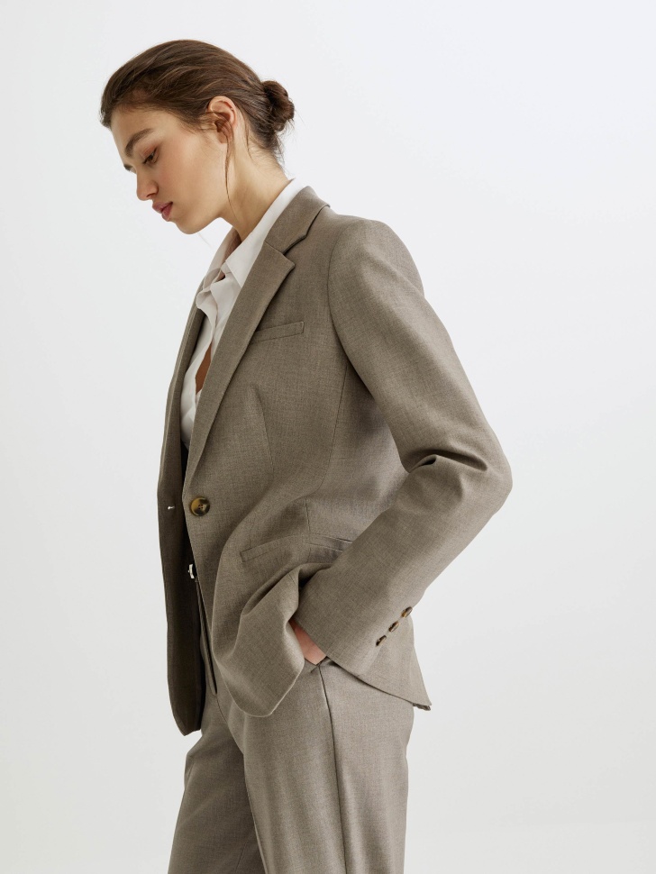 классический жакет с содержанием шерсти из россии вид сбоку