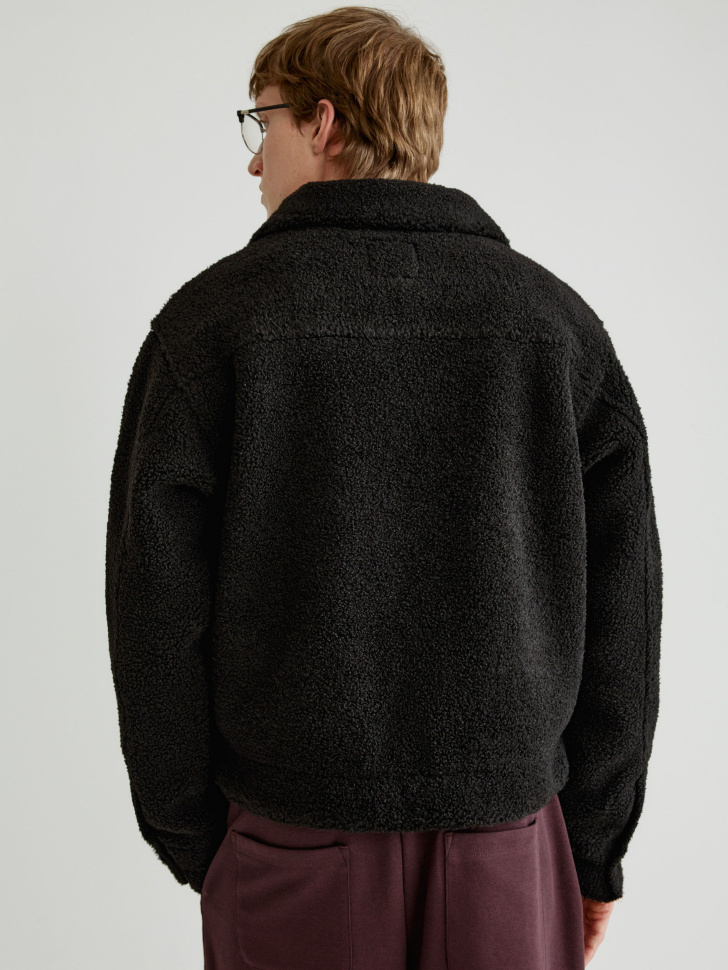 демисезонная куртка из шерпы по цене 6999 руб вид справа