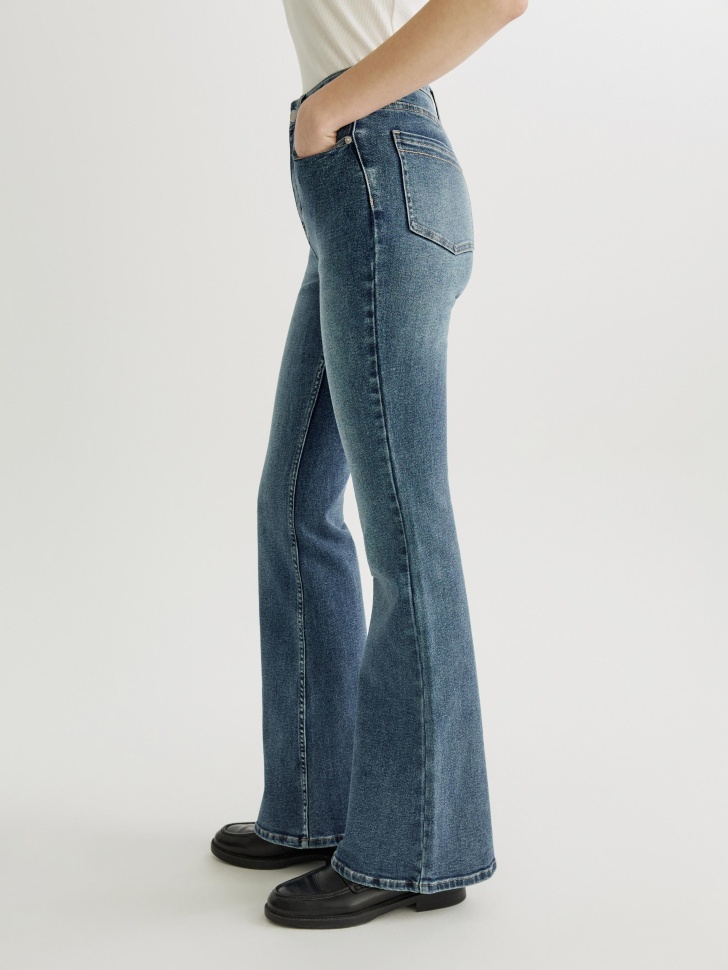 джинсы клеш с высокой посадкой по цене 3599 руб вид справа