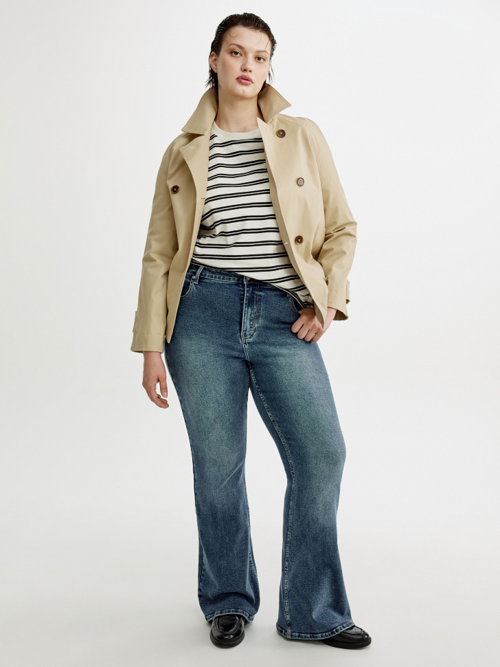 джинсы клеш с высокой посадкой от бренда sela вид слева