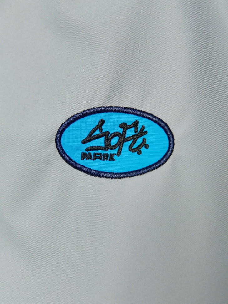 ветровка с отложным воротником для мальчиков из проверенных материалов спереди