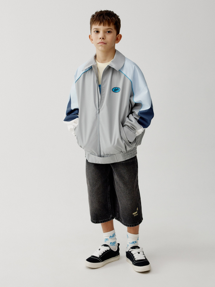 ветровка с отложным воротником для мальчиков от бренда sela вид слева