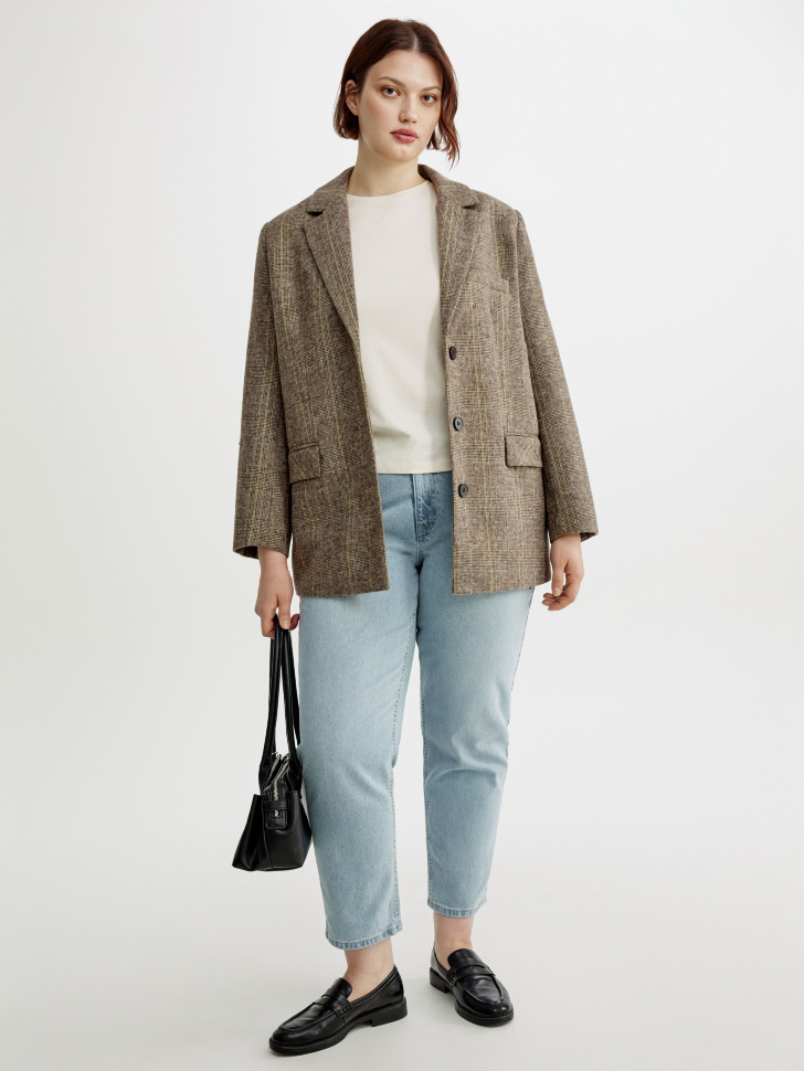 укороченные джинсы 404 мом с высокой посадкой от бренда sela вид слева