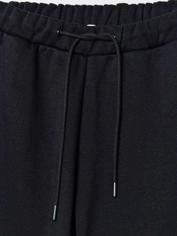 утепленные джоггеры из линейки  young из хлопка спереди