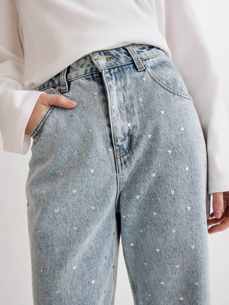 джинсы wide leg с вышивкой из россии вид сбоку