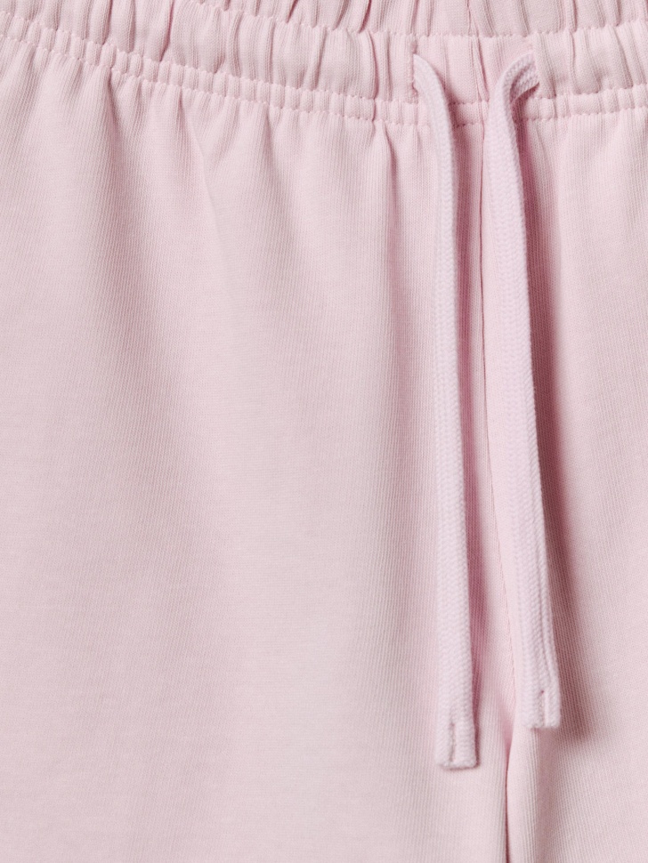 трикотажные шорты с лампасами для девочек по цене 1599 руб вид справа