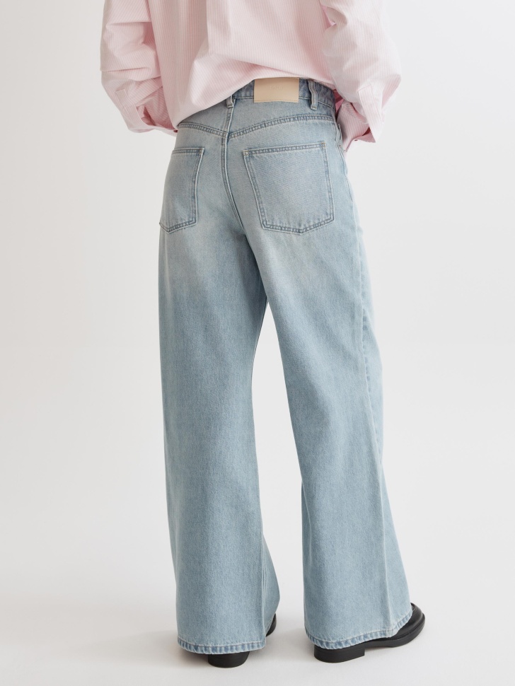 джинсы wide leg по цене 3999 руб вид справа