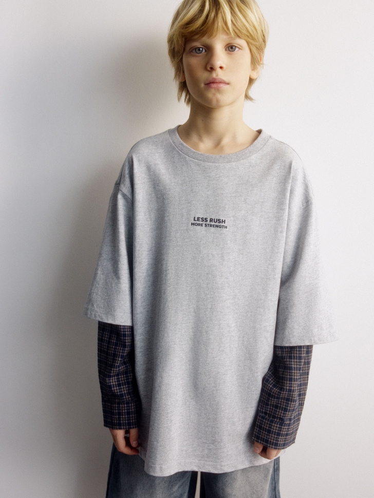 комбинированный лонгслив оверсайз для мальчиков от бренда sela вид слева