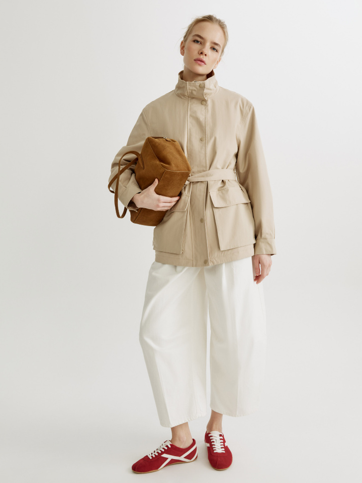 базовая утепленная куртка с поясом от бренда sela вид слева