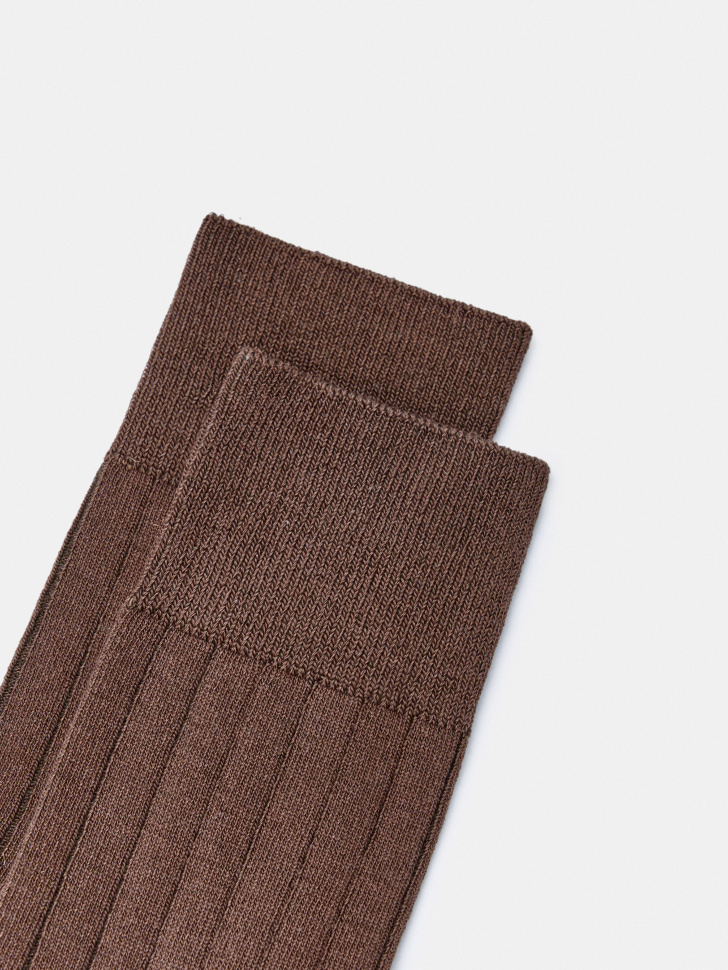 высокие носки из лиоцелла с содержанием шелка от бренда sela вид слева