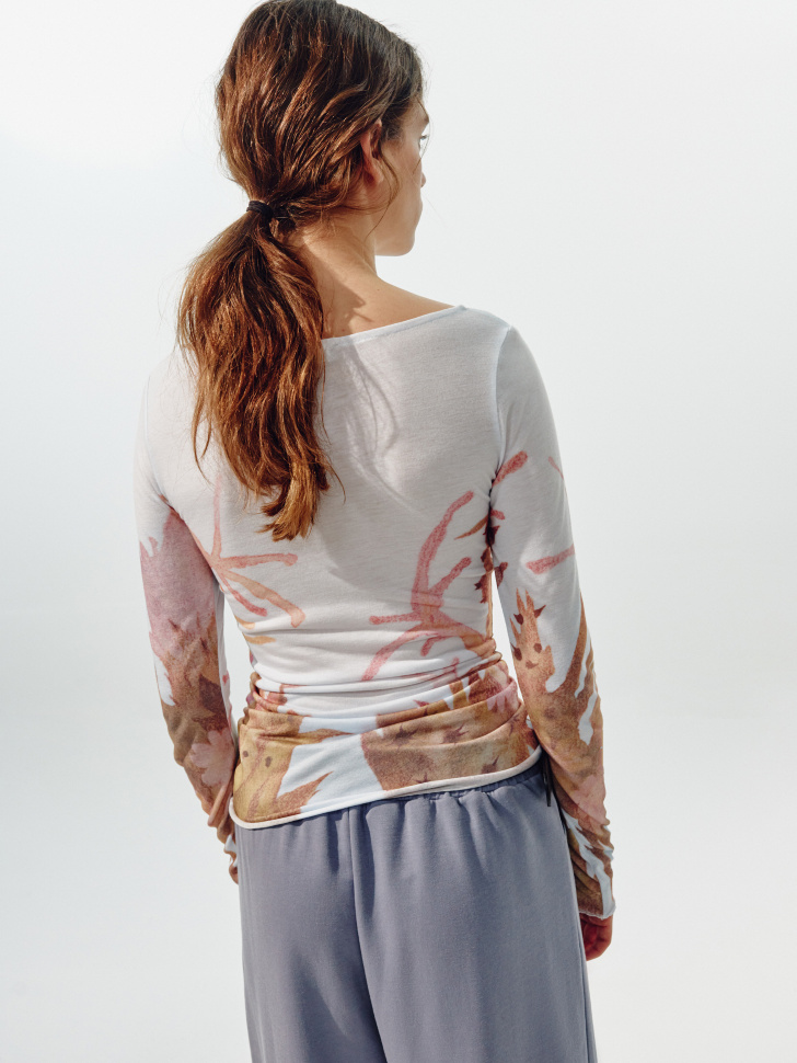 лонгслив из коллекции art people с анастасией рыбаковой по цене 2299 руб вид справа