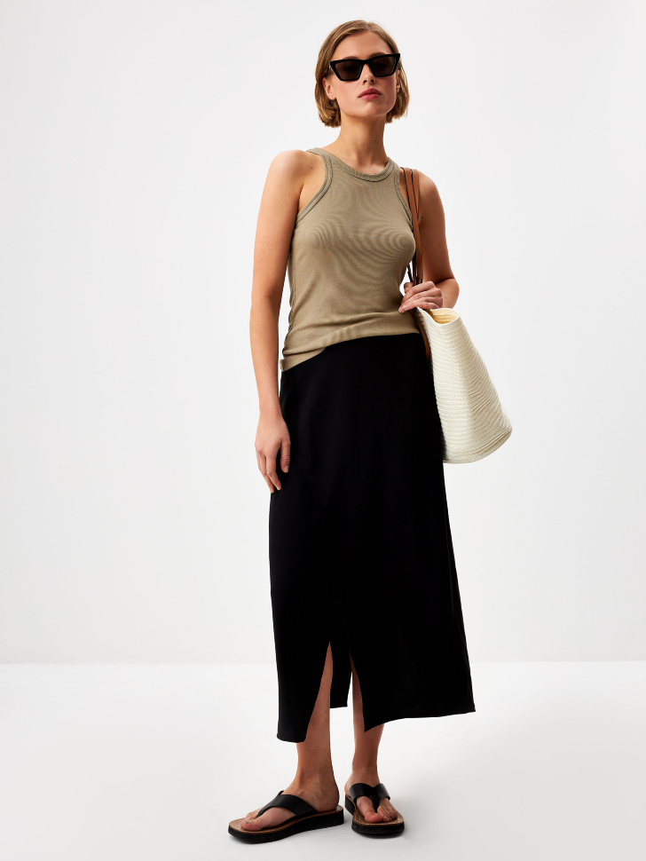 

Юбка миди с разрезами