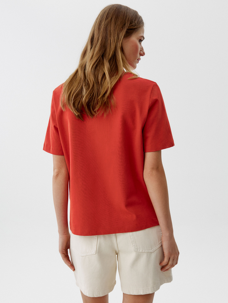 футболка с вышивкой прямого кроя по цене 2299 руб вид справа