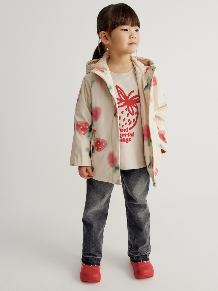 утепленный дождевик с принтом для девочек от бренда sela вид слева