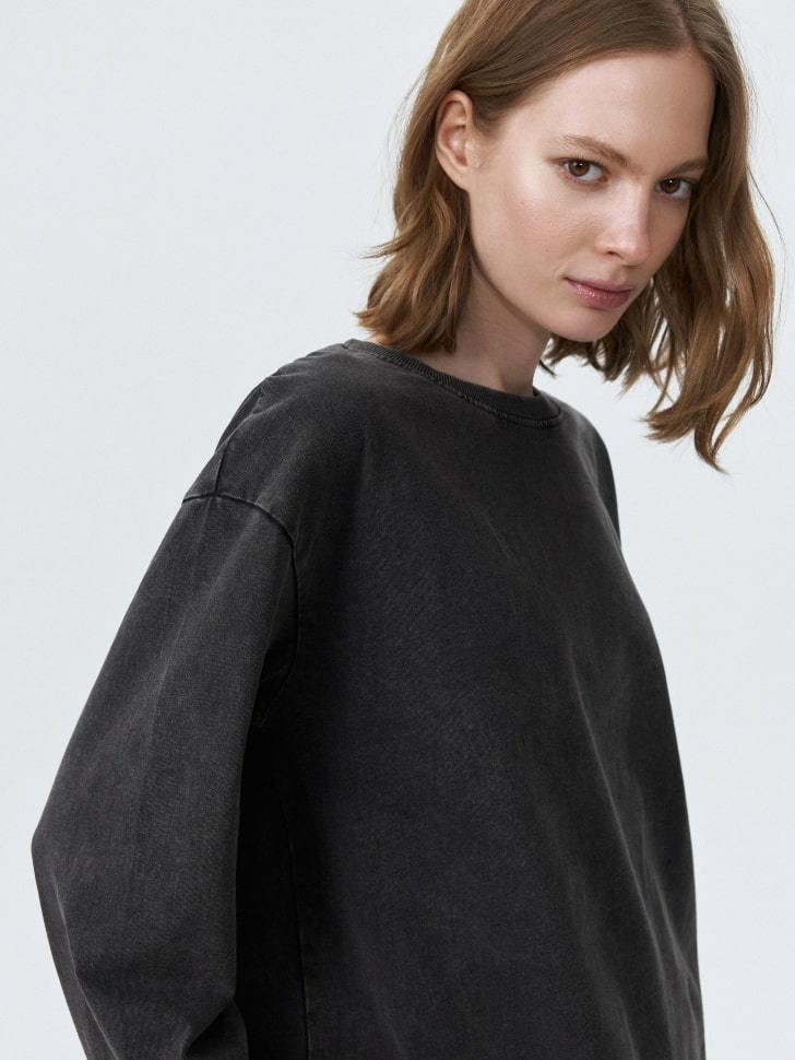 Лонгслив ANNA OVERSIZE FIT с эффектом кислотной стирки. Фото №4