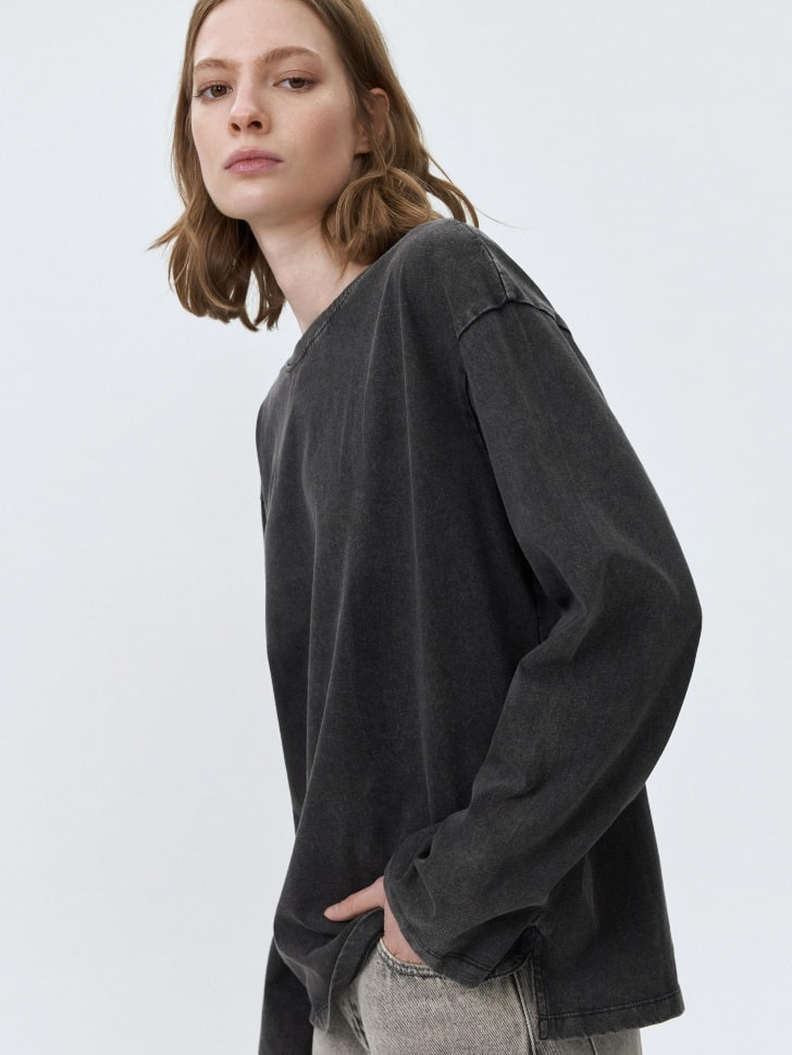 Лонгслив ANNA OVERSIZE FIT с эффектом кислотной стирки. Фото №5