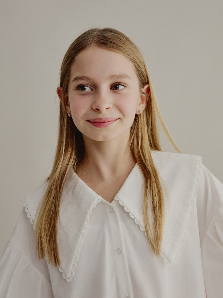 Хлопковая блузка с фигурным воротником для девочек 2499₽