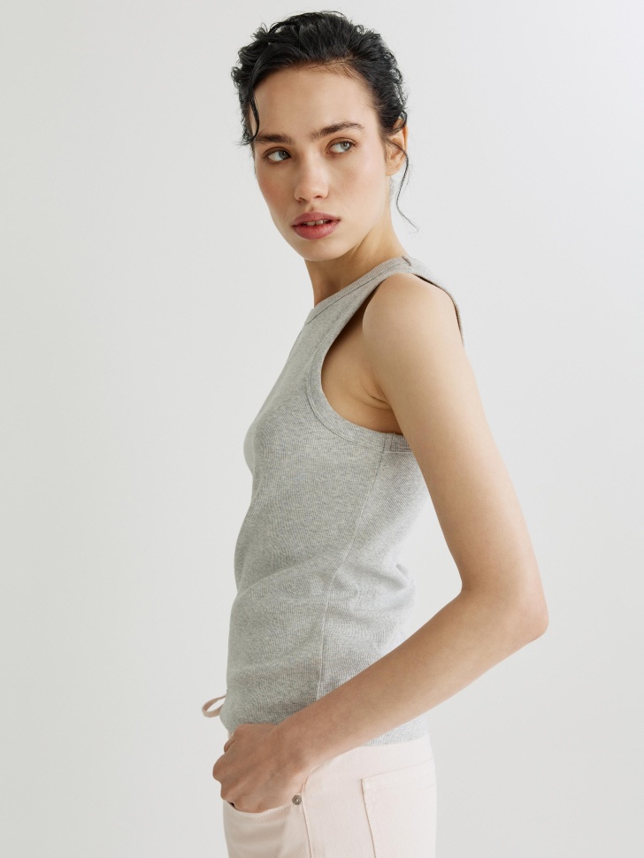 базовый топ в рубчик из россии вид сбоку