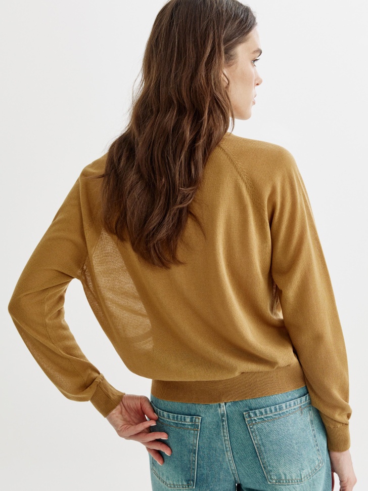 джемпер на пуговицах с содержанием лиоцелла и льна по цене 2999 руб вид справа