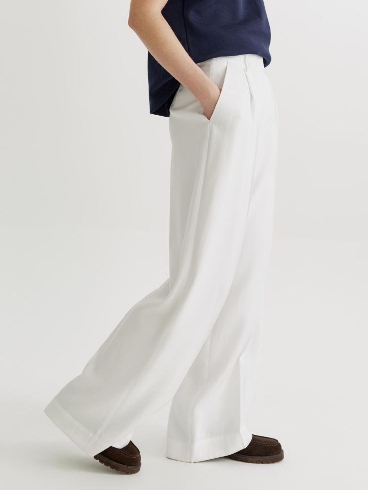 широкие брюки из смесовой вискозы по цене 4299 руб вид справа