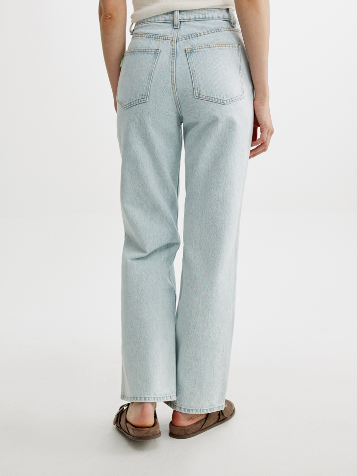 широкие джинсы 411 из органического хлопка из россии вид сбоку