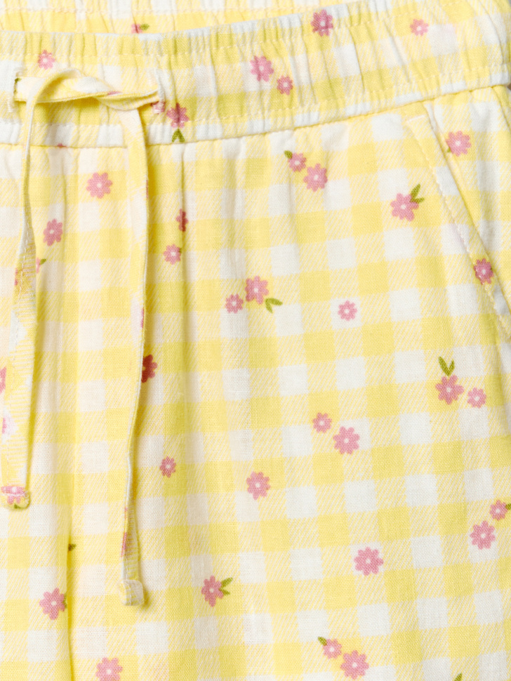 короткие шорты из смесового льна для девочек из россии вид сбоку