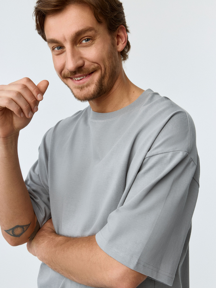 

Футболка MAX OVERSIZE FIT базовая