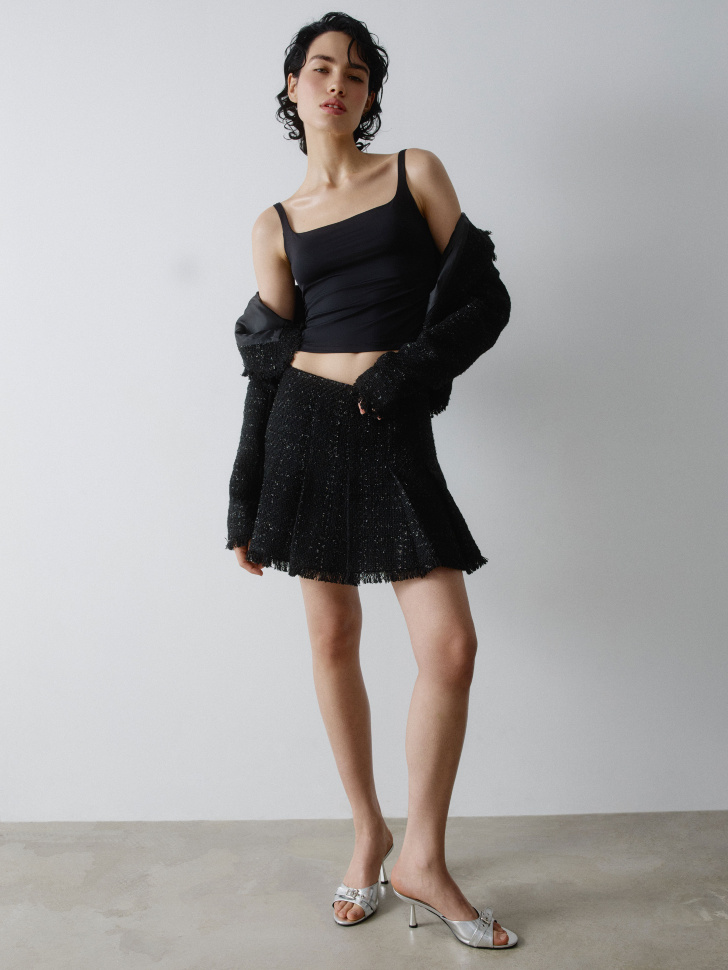 укороченный топ из линейки  young 4610517279385 по акции