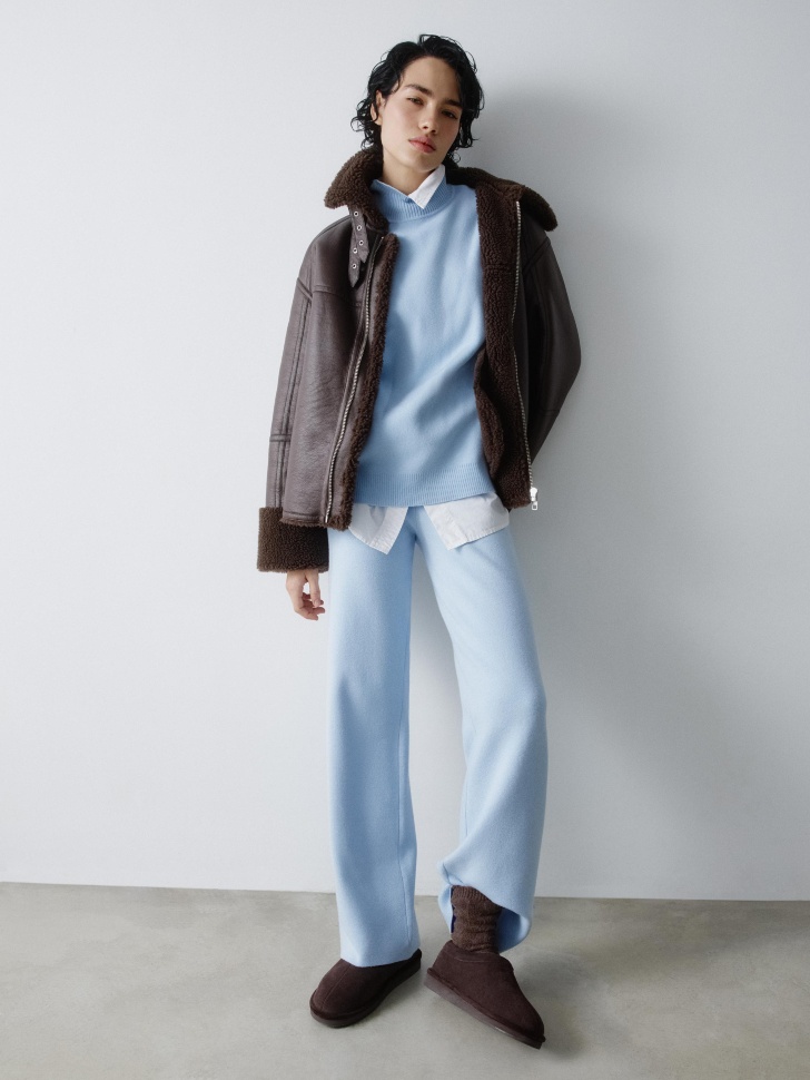 свитер с воротником-стойкой 4610517305534 по акции