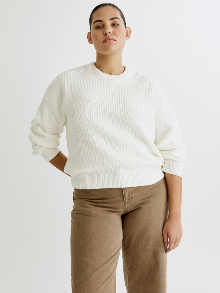 базовый вязаный джемпер оверсайз 4610517338853 фотография