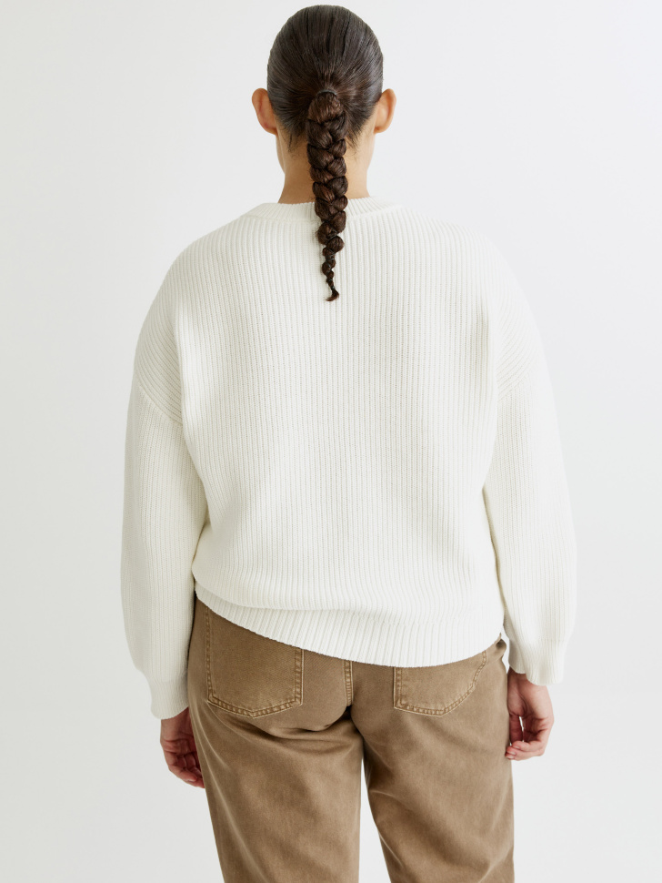 базовый вязаный джемпер оверсайз по цене 1999 руб вид справа