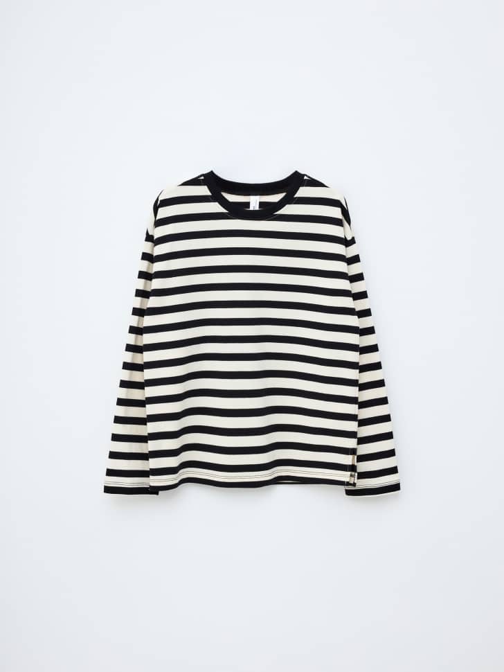 

Лонгслив оверсайз в полоску для девочек